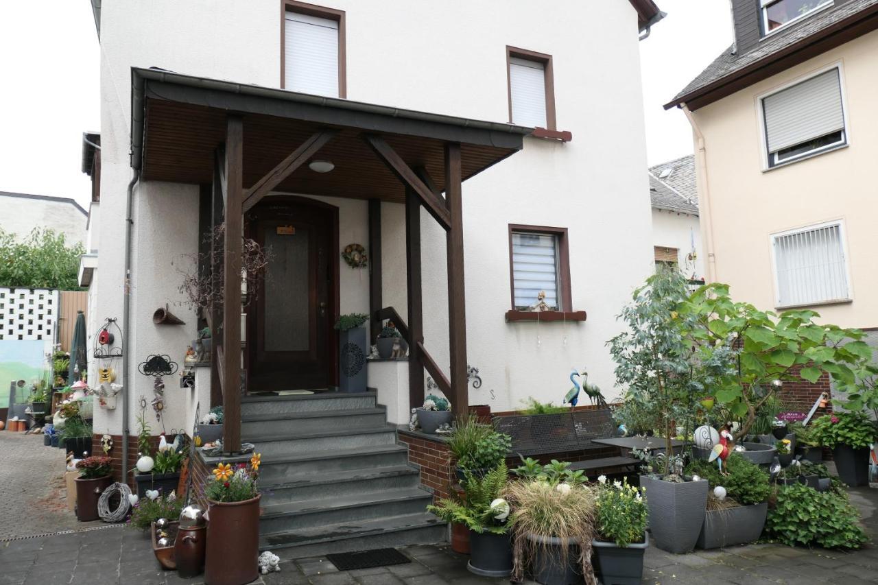 Ferienwohnungen im Moseltal Löf Exterior foto