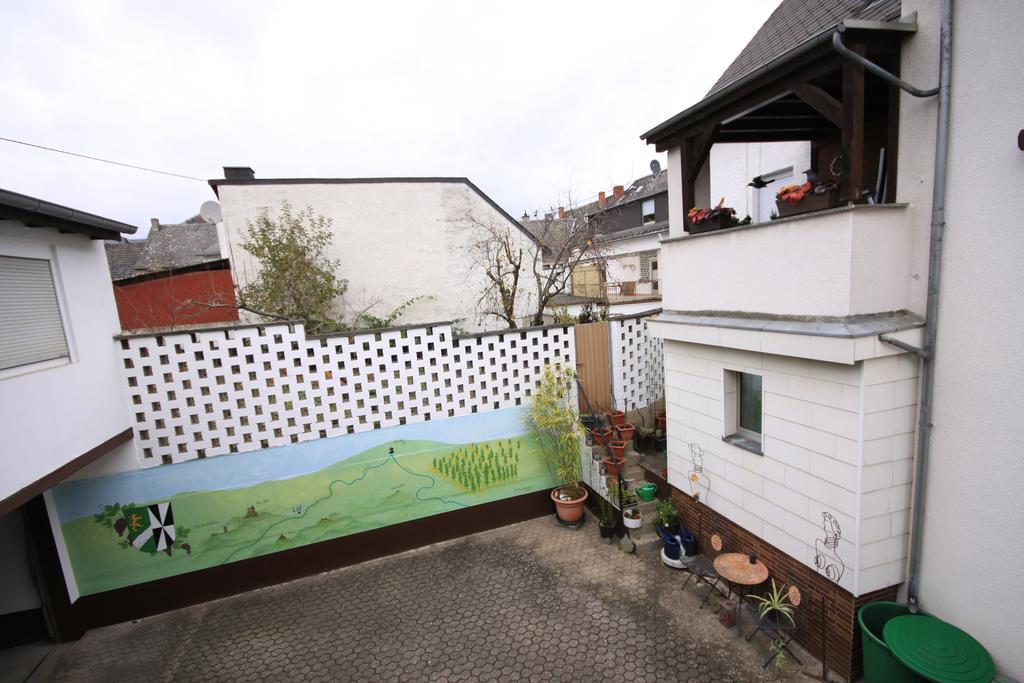 Ferienwohnungen im Moseltal Löf Exterior foto