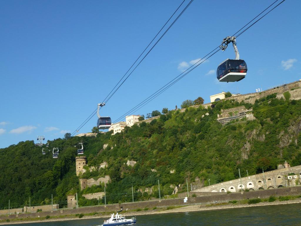 Ferienwohnungen im Moseltal Löf Exterior foto