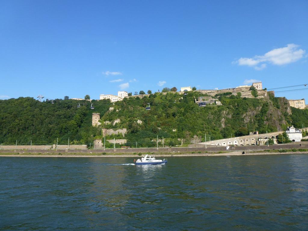 Ferienwohnungen im Moseltal Löf Exterior foto